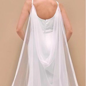 Chapel length white cape